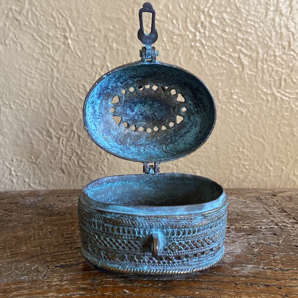 🦋Rare🦋Antique 1940’s Brass Cricket/Trinket Box - Picture 3 of 7